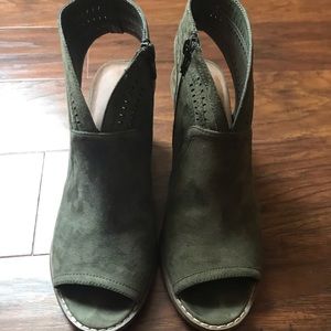 Olive green peep toe ankle boots!